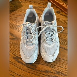 Nike Air Light Purple Athletic Shoes